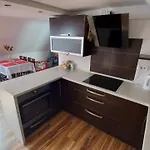 Pre 5-6 Osob, Privatne Parkovanie A Terasa Hotel apartamentowy 3*