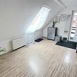Hotel apartamentowy Pre 5-6 Osob, Privatne Parkovanie A Terasa 3*