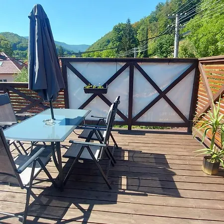 Pre 5 Osôb, Privatne Parkovanie A Terasa Aparthotel