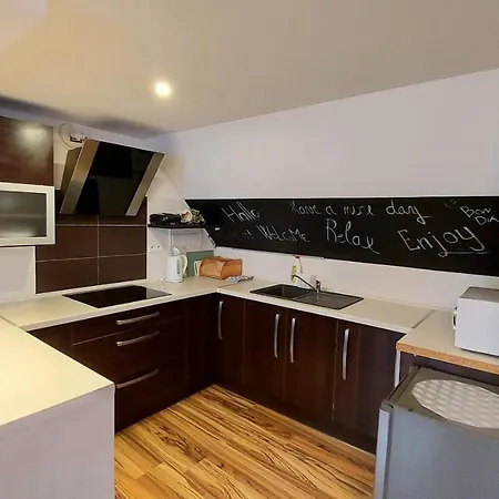 Pre 5-6 Osob, Privatne Parkovanie A Terasa شقة فندقية