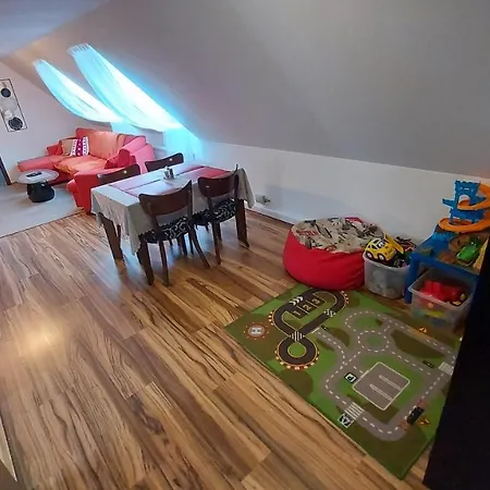 Pre 5-6 Osob, Privatne Parkovanie A Terasa Lejlighedshotel 3*