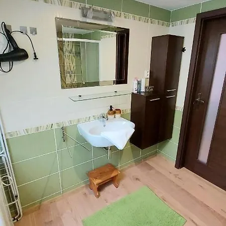 Pre 5-6 Osob, Privatne Parkovanie A Terasa Aparthotel *