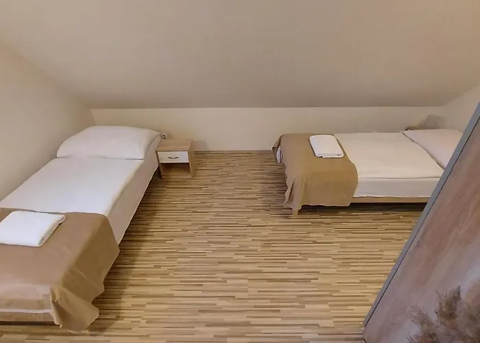 Apart Otel Pre 5-6 Osob, Privatne Parkovanie A Terasa